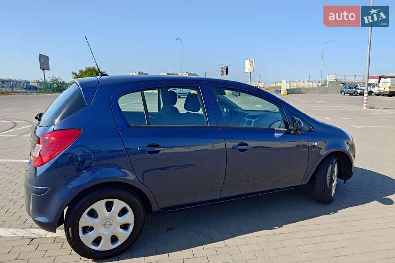 Хэтчбек Opel Corsa 2014 в Одессе