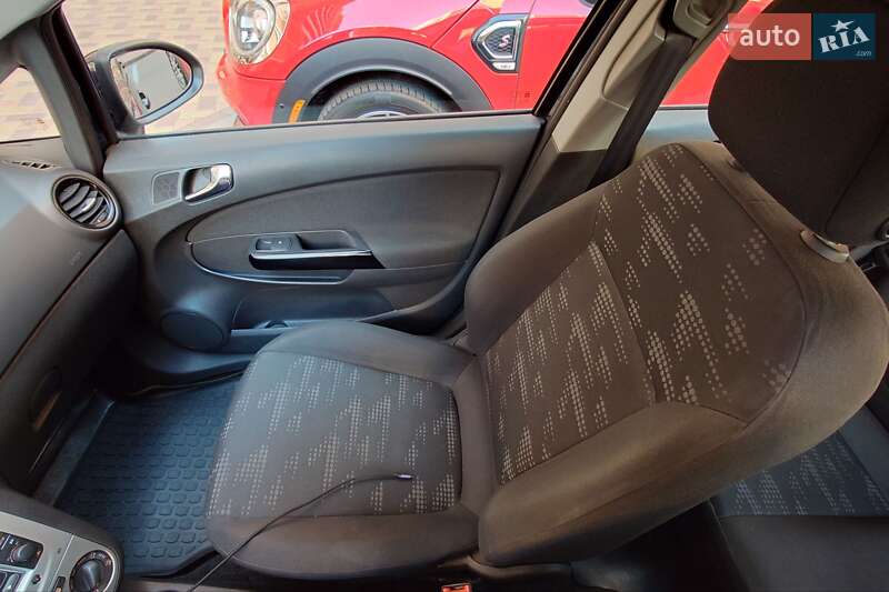 Хэтчбек Opel Corsa 2014 в Одессе