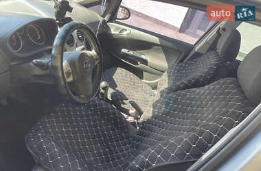 Хэтчбек Opel Corsa 2007 в 