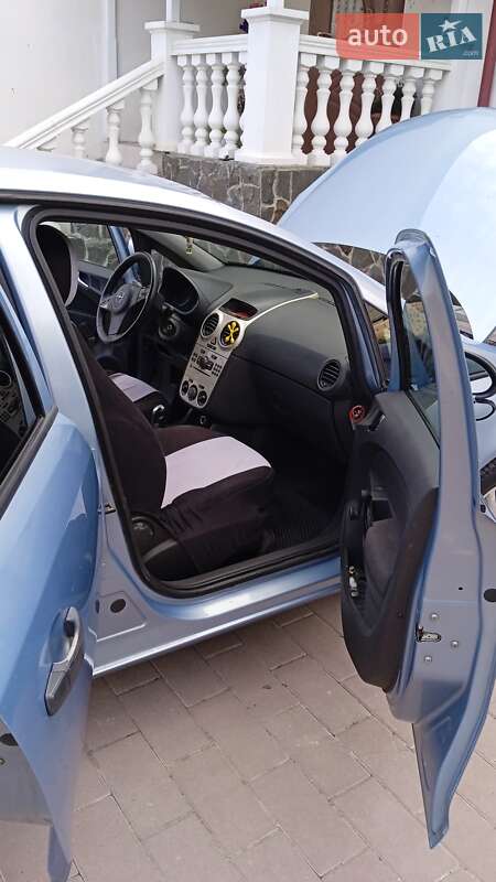 Хетчбек Opel Corsa 2009 в Миколаєві