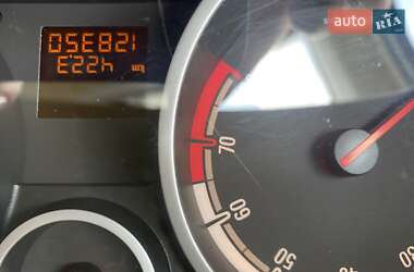 Хэтчбек Opel Corsa 2010 в 
