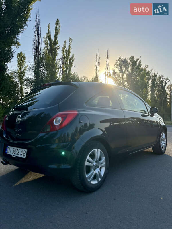 Хэтчбек Opel Corsa 2012 в Кривом Роге