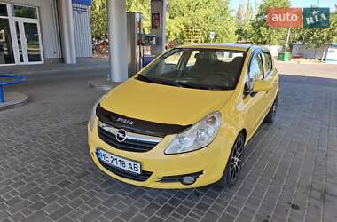 Хэтчбек Opel Corsa 2007 в 