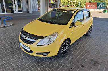 Хэтчбек Opel Corsa 2007 в 