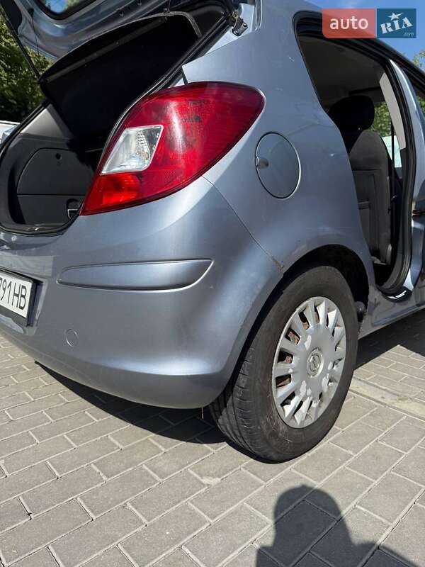 Хэтчбек Opel Corsa 2009 в Каменец-Подольском