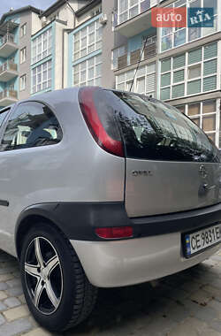 Хэтчбек Opel Corsa 2002 в 