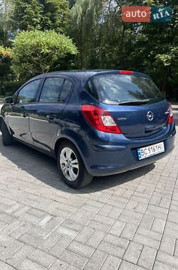 Хэтчбек Opel Corsa 2011 в 