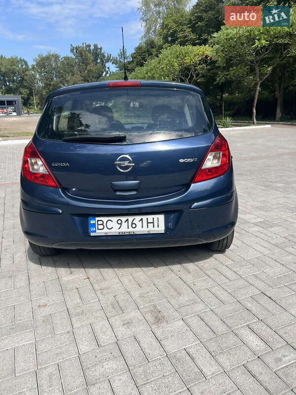 Хэтчбек Opel Corsa 2011 в Дрогобыче
