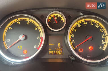Хэтчбек Opel Corsa 2011 в 