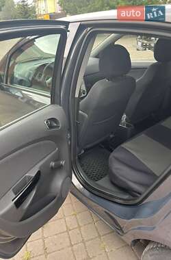 Хэтчбек Opel Corsa 2013 в 