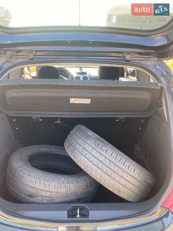 Хэтчбек Opel Corsa 2012 в Чугуеве