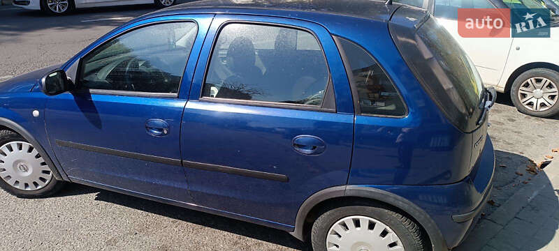 Хэтчбек Opel Corsa 2004 в Львове