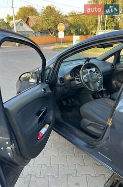 Хэтчбек Opel Corsa 2008 в 