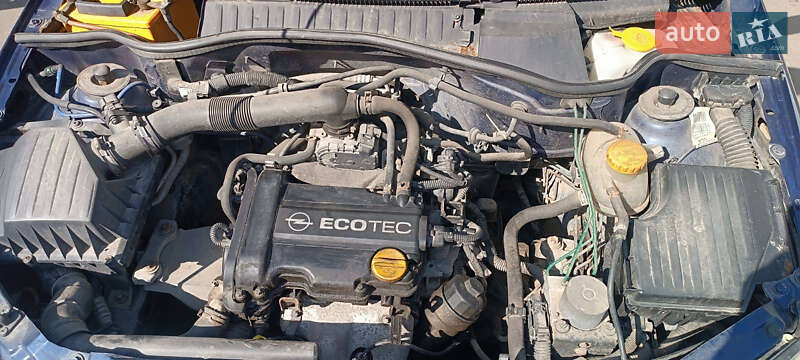 Хэтчбек Opel Corsa 2004 в Львове