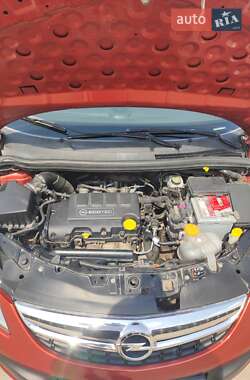 Хэтчбек Opel Corsa 2011 в 
