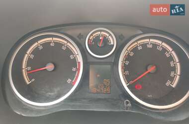 Хэтчбек Opel Corsa 2011 в 