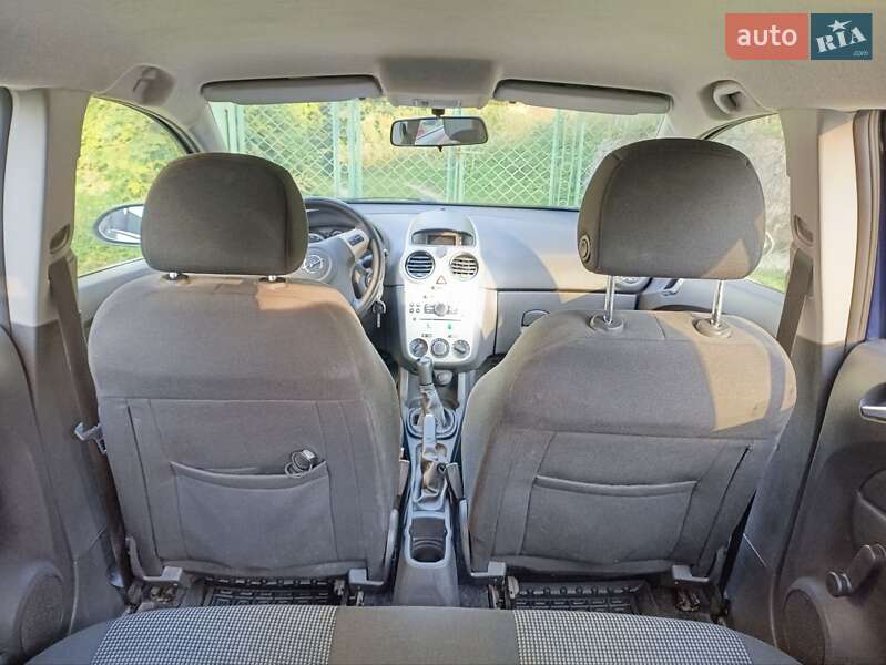 Хетчбек Opel Corsa 2009 в Кременці