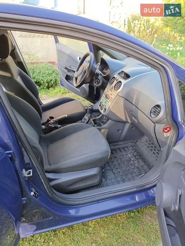 Хетчбек Opel Corsa 2009 в Кременці