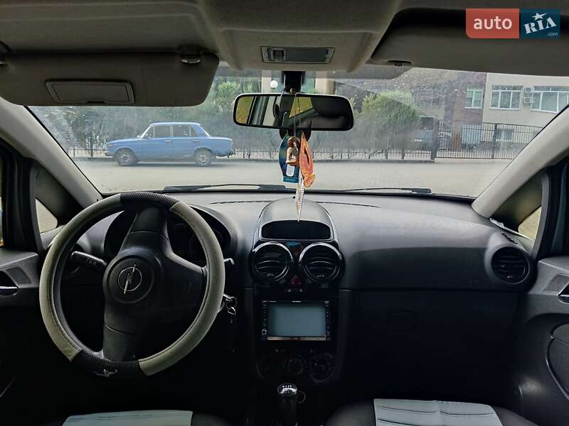 Хэтчбек Opel Corsa 2007 в Ужгороде