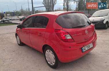 Хэтчбек Opel Corsa 2012 в 