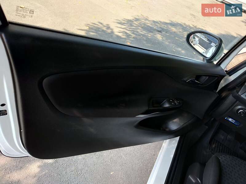 Хэтчбек Opel Corsa 2017 в Киеве