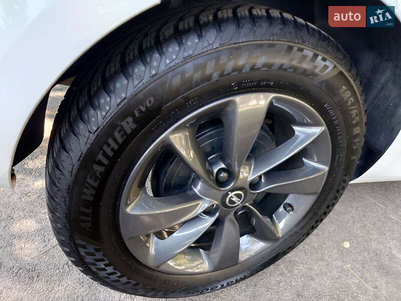 Хэтчбек Opel Corsa 2017 в Киеве