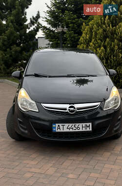 Хэтчбек Opel Corsa 2012 в Ивано-Франковске