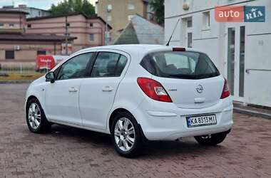 Хетчбек Opel Corsa 2012 в 