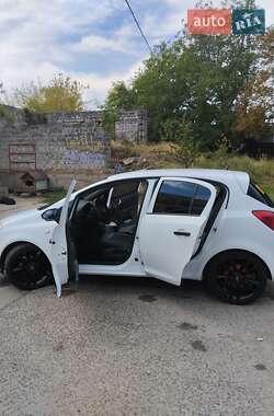 Хэтчбек Opel Corsa 2012 в 
