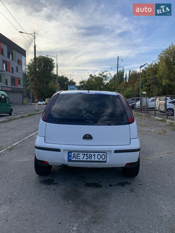 Хэтчбек Opel Corsa 2004 в Днепре