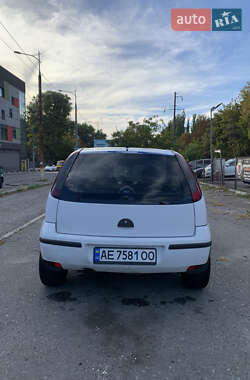 Хэтчбек Opel Corsa 2004 в 