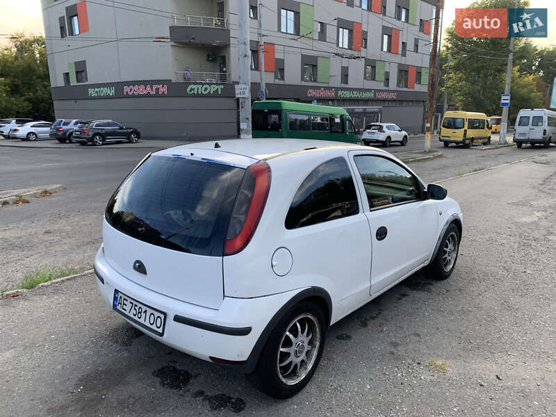 Хэтчбек Opel Corsa 2004 в Днепре