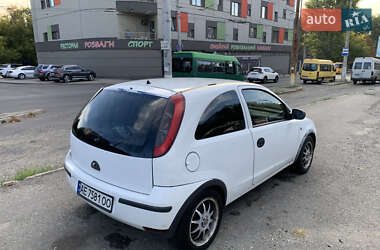 Хэтчбек Opel Corsa 2004 в 