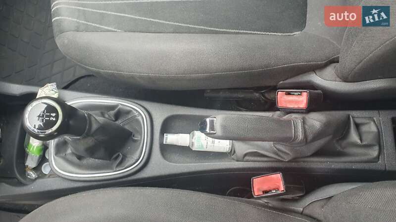 Хэтчбек Opel Corsa 2011 в Черновцах
