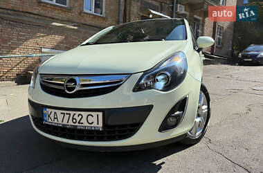 Хэтчбек Opel Corsa 2013 в Киеве