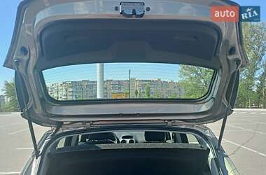 Хэтчбек Opel Corsa 2013 в 