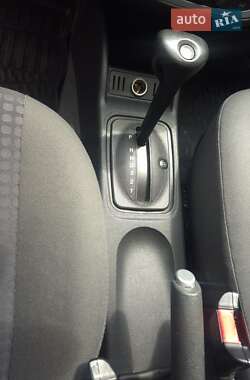 Хэтчбек Opel Corsa 2002 в 