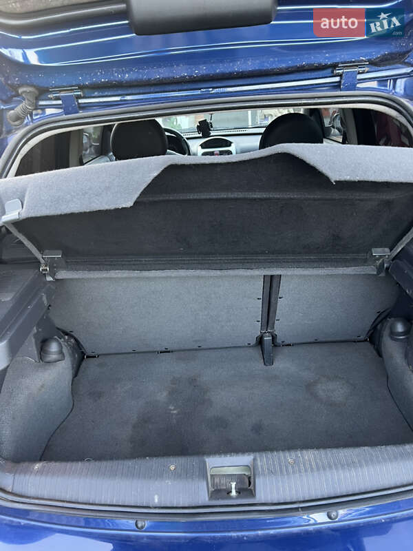 Хэтчбек Opel Corsa 2004 в Черкассах фото 5 Хэтчбек Opel Corsa 2004 в Черкассах