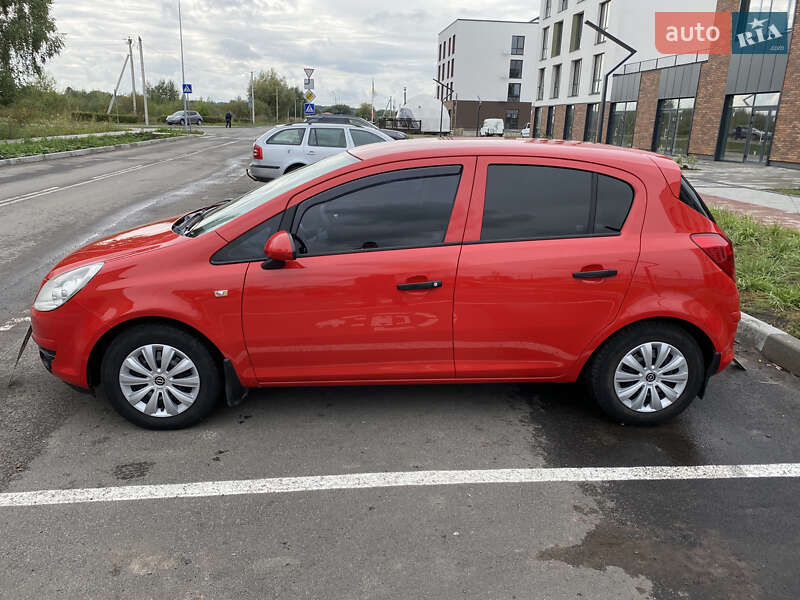 Хэтчбек Opel Corsa 2008 в Ровно