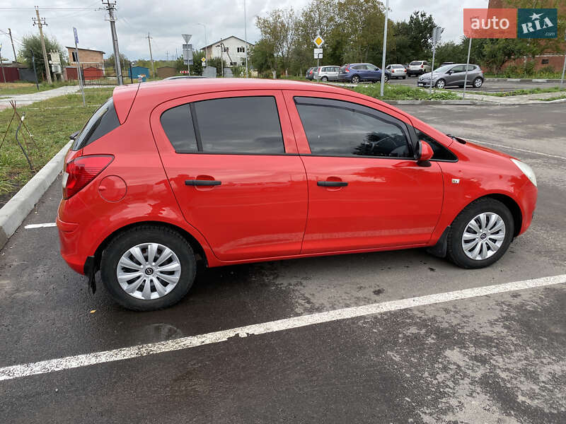 Хэтчбек Opel Corsa 2008 в Ровно