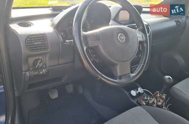 Хэтчбек Opel Corsa 2006 в 