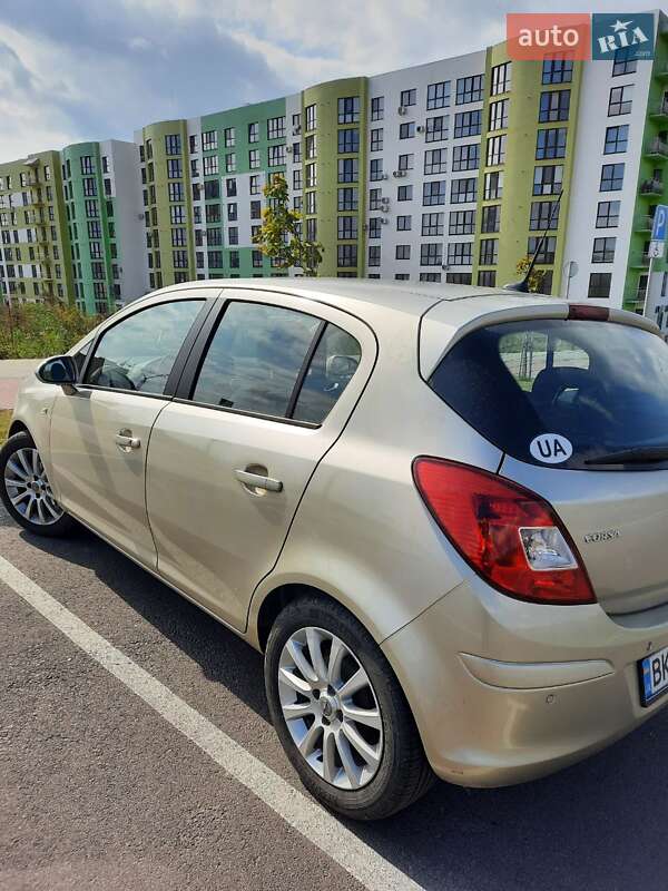 Хетчбек Opel Corsa 2008 в Рівному