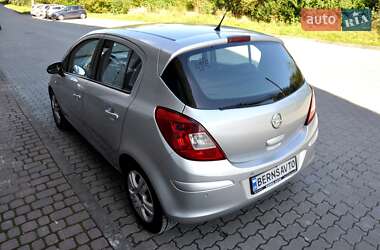 Хэтчбек Opel Corsa 2013 в 
