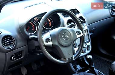 Хэтчбек Opel Corsa 2013 в 