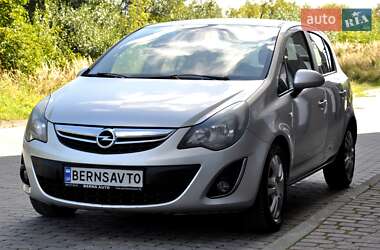 Хэтчбек Opel Corsa 2013 в 