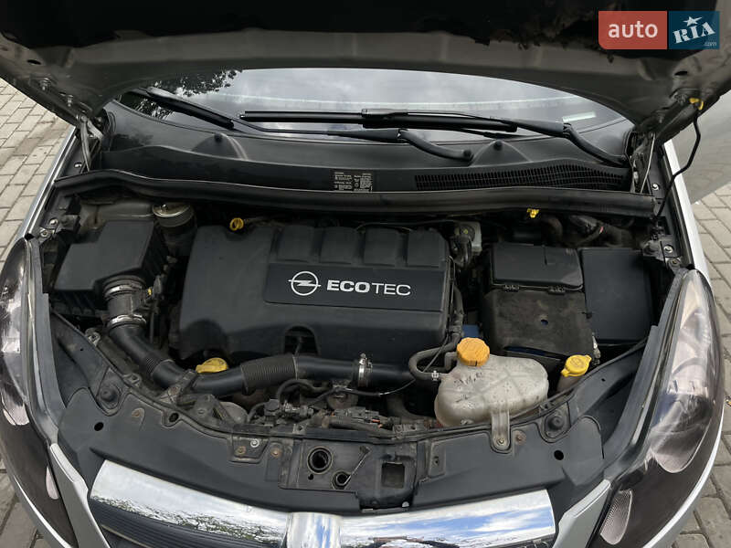 Хэтчбек Opel Corsa 2010 в Ивано-Франковске