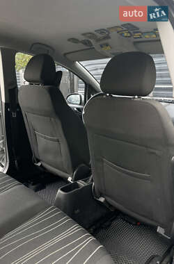 Хэтчбек Opel Corsa 2010 в 