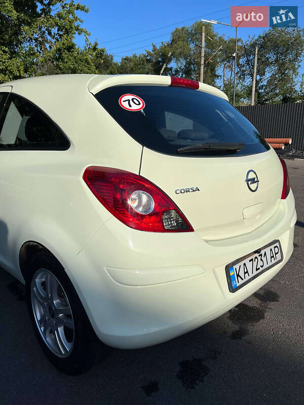 Хэтчбек Opel Corsa 2012 в Броварах