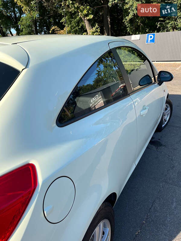 Хэтчбек Opel Corsa 2012 в Броварах
