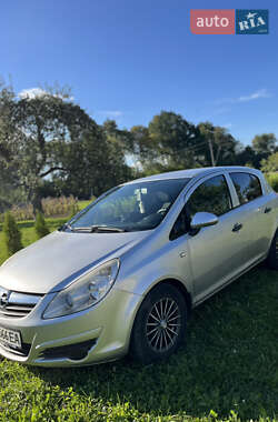 Хетчбек Opel Corsa 2008 в 